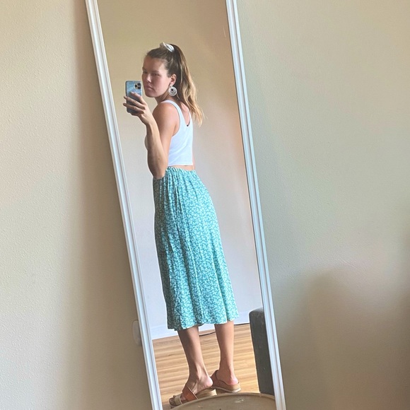 New: Floral Light Green American Eagle Maxi Skirt - Picture 2 of 5